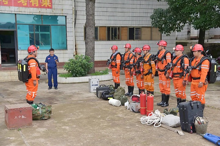 【聚焦云煤】国家应急治理部矿山救援中心到恩洪煤业公司救护队开展2023年标准化达标审核